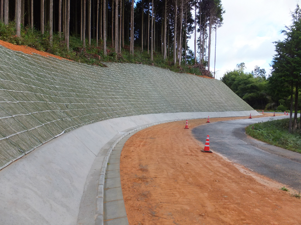 真庭市市道粟村線道路改良工事